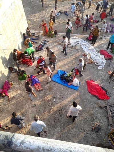 હવે આ ટ્રક અકસ્માતને લઈને જાન લઈને જતી વખતે ટ્રકના બોનેટ પર બેઠેલી વ્યક્તિનું નિવેદન સામે આવ્યું છે. જે ટ્રક ડ્રાઇવર પર આક્ષેપ મુકવામાં આવ્યો છે, તે નીતિન વાઘેલા વરરાજાના કૌટુંબિક કાકા થાય છે. તે ગઈ કાલે નેસડા ગામેથી ડિઝલ પૂરાવીને આવ્યા હતા. 