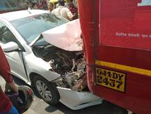 અમદાવાદઃ બે AMTS વચ્ચે ભારત સરકાર લખેલી કારનો નીકળી ગયો કચ્ચરઘાણ