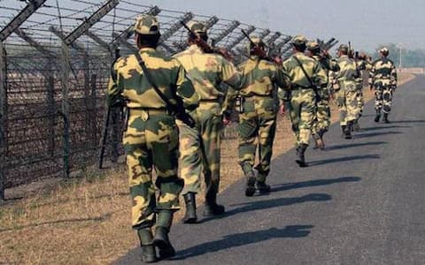 વડાપ્રધાનના નામ આગળ ‘શ્રી’ ન લગાવતા BSF જવાનનો કપાયો પગાર, PM મોદીએ શું લીધા પગલા? જાણો વિગત વડાપ્રધાનના નામ આગળ ‘શ્રી’ ન લગાવતા BSF જવાનનો કપાયો પગાર, PM મોદીએ શું લીધા પગલા? જાણો વિગત