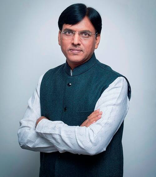 ગુજરાતમાં રાજયસભાની 4 બેઠકો માટેની ચૂંટણી 23 માર્ચે યોજાવાની છે. અને તે જ દિવસે મતગણતરી પણ હાથ ધરવામાં આવશે. ઉમેદવારી ફોર્મ ભરવાની છેલ્લી તારીખ 12 માર્ચ રાખવામાં આવી છે. ઉલ્લેખનીય છે કે 3 રાજ્યોમાંથી 50 રાજ્યસભા સભ્યોના કાર્યકાળ બીજી એપ્રિલે પૂરા થઈ રહ્યાં છે. જેમાં ગુજરાત,ઓરિસ્સા, મહારાષ્ટ્ર, બિહાર, મધ્યપ્રદેશ, પશ્ચિમ બંગાળ, કર્ણાટક અને રાજસ્થાન છે. 