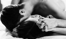 અમરેલીઃ મહિલા દત્તક પુત્ર સાથે શારિરિક સુખ માણતી હતી ને પતિ આવી ગયો, જાણો પછી શું થયું?