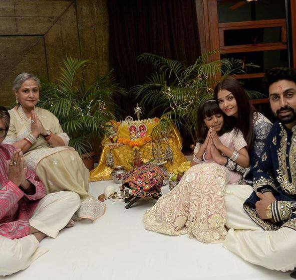 અમિતાભ બચ્ચનનો ફેમિલી ફોટો.