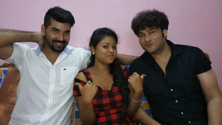 શુક્રવારે સવારે 10 વાગે જ્યારે મૌમિતાના મકાન માલિકે ઘણી કોશિશ કરવા છતાં કોઇ જવાબ ન મળ્યો ત્યારે તેમણે રૂમનો દરવાજો તોડીને જોયું તો તેની લાશ પંખા સાથે લટકતી હતી.