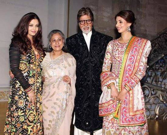 2012માં બચ્ચન પરિવાર પાસે 152 કરોડ રૂપિયાની અચલ સંપત્તિ હતી, જે હવે વધીને 460 કરોડ રૂપિયા થઈ ગઈ છે. 2012માં અમિતાભ-જયા પાસે 343 કરોડ રૂપિયાની ચલ સંપત્તિ હતી, 2018માં વધીને 540 કરોડ રૂપિયા સુધી પહોંચી ગઈ છે.