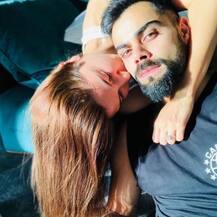 અનુષ્કા શર્માએ કિસિંગ સેલ્ફી કરી શેર, કોહલી સાથે ગાળી રહી છે રોમેન્ટિક ટાઇમ