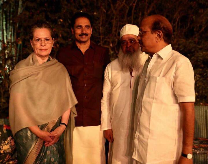 ડિનરમાં આ પાર્ટીના નેતાઓ થયા સામેલઃ (1) સમાજવાદી પાર્ટી – રામગોપાલ યાદવ (2) એનસીપી – શરદ પવાર (3) આરજેડી – તેજસ્વી યાદવ અને મીસા ભારતી (4) નેશનલ કોન્ફરન્સ – ઉમર અબ્દુલ્લા (5) ઝારખંડ મુક્તિ મોર્ચા – હેમંત સોરેન (6) સીપીઆઈ – ડી રાજા (7) રાલોદ – અજિત સિંહ (8) સીપીએમ – મોહમ્મદ સલીમ (9) ડીએમકે – કનિમોઝી (10) બીએસપી - સતીશ મિશ્રા (11) જેવીએમ – બાબુલાલ મરાંડી 
