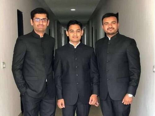 જીપીએસસી વર્ગ - 1 અને વર્ગ -2ની ડીવાયએસપી, ડેપ્યુટી કલેક્ટર, મામલતદાર સહિતની કુલ 335 જગ્યા પરથી નિમણુંક માટે સપ્ટેમ્બરમાં યોજાયેલી પરીક્ષામાં 5694 ઉમેદવારોએ પરીક્ષા આપી હતી. જે પૈકી માત્ર 1045 ઉમેદવારો પાસ થયા હતા. ત્યાર બાદ પસંદ થયેલા ઉમેદવારોનાં 12થી 28 ફેબ્રુઆરી દરમિયાન તેમનાં ઈન્ટરવ્યું યોજવામાં આવ્યા હતા. જેમાંથી 335 ઉમેદવારોની પસંદગી કરવામાં આવી હતી. જેનું પરિણામ સોમવારે જાહેર કરવામાં આવ્યું હતું.