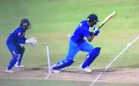 શ્રીલંકા સામે લોકેશ રાહુલે બનાવ્યો શરમજનક રેકોર્ડ, આ રીતે આઉટ થનારો પ્રથમ ભારતીય બેટ્સમેન બન્યો શ્રીલંકા સામે લોકેશ રાહુલે બનાવ્યો શરમજનક રેકોર્ડ, આ રીતે આઉટ થનારો પ્રથમ ભારતીય બેટ્સમેન બન્યો