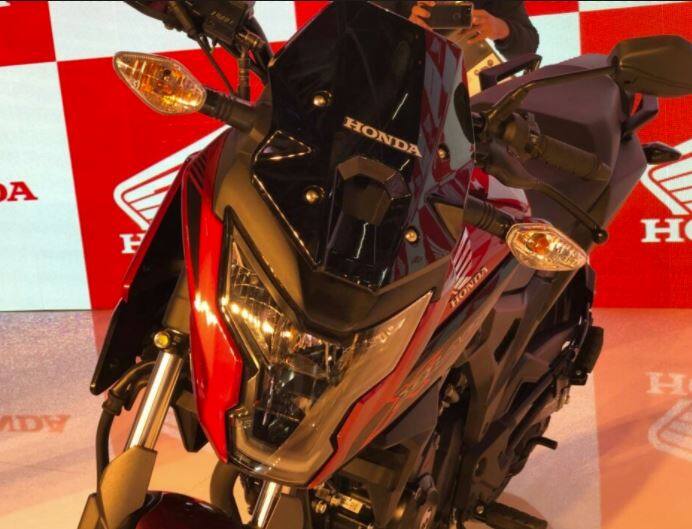 તેમાં CB Hornet 160Rની જેમ 162.7સીસી એર કૂલ્ડ મોટર આપવામાં આવી છે. જે 8,500rpm પર 13.9hpનો પાવર અને 6,000rpm પર 13.9Nmનો ટોર્ક પેદા કરે છે. આ એન્જિનને ટ્રાન્સમિશન માટે 5 સ્પીડ ગિયરબોક્સ સાથે જોડવામાં આવ્યું છે.