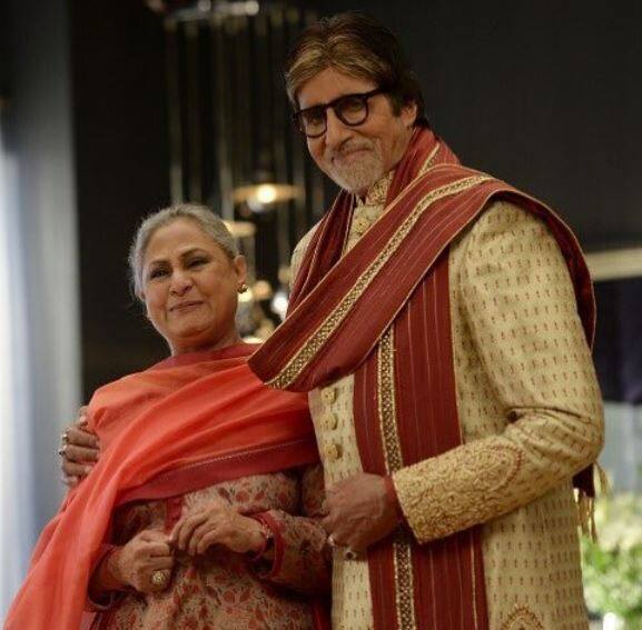 જયા બચ્ચને કહ્યું કે, અમિતજીની તબિયત સારી છે. પીઠમાં દર્દ છે, કમરમાં દર્દ છે. અનેક પ્રકારના દર્દ છે. કોસ્ચ્યૂમ ઘણા ભારે છે, તેથી વધારે તકલીફ છે. દવાઓથી રાહત છે. 
