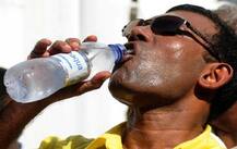 બિસ્લેરી, એક્વાફિના સહિત 93% બૉટલવાળું પાણી ખતરનાક, નળના પાણીથી બેગણા હોય છે પ્લાસ્ટિકના કણોઃ રિસર્ચ 