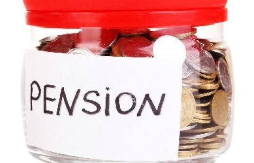 સંસદીય સમિતિએ સરકારને EPS-95નું મૂલ્યાંકન કરવા અને 1,000 રૂપિયાનું લઘુતમ માસિક પેન્શન વધારવા જણાવ્યું છે. સમિતિના જણાવ્યા અનુસાર સામાજિક સુરક્ષાના લાભ પાયાની જરૂરિયાતો સંતોષવા પણ પૂરતા નથી. સંસદીય સમિતિની ભલામણ અનુસાર સરકારે પેન્શનર્સનું અસ્તિત્વ ટકાવી રાખવાના માપદંડના આધારે પેન્શન સ્કીમનું મૂલ્યાંકન કરવું જોઇએ. તેના આધારે તેમણે પેન્શનની રકમ વધારવાનો નિર્મય લેવો જોઇએ.