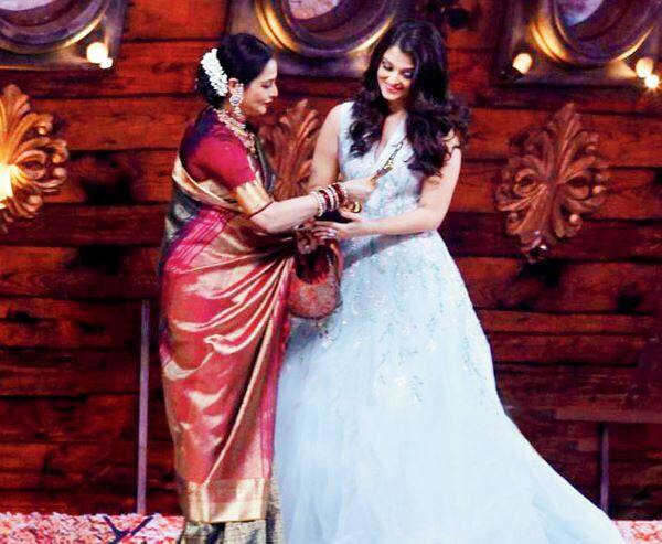 મુંબઈઃ હિન્દી સિનેમાની ટોચની અભિનેત્રી રેખાએ અમિતાભ બચ્ચનની પુત્રવધુ અને એક્ટ્રેસ એશ્વર્યા રાય બચ્ચનને ઓપન લેટર લખ્યો છે. જેમાં તેણે લખ્યું છે કે, માય એશ, તારા જેવી મહિલા ક્યારેય અટકી શકે નહીં.