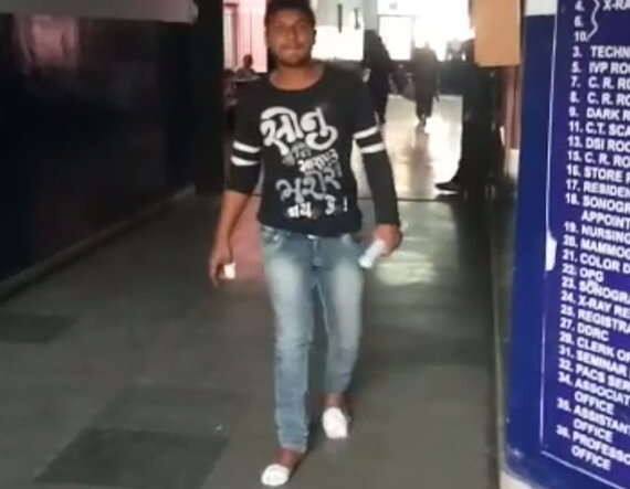 અનિલે તેની પ્રેમિકા તથા જીજાજીને ઉઠાવી ગયો હતો. તેમની સાથે ઉઠાવેલા અન્ય એક શખ્સને પણ તેણે ઢોર માર માર્યો હતો અને મધરાતે ત્રણેયને રસ્તા પર ફેંકી દીધા હતા. આ ચકચારી ઘટનાને પગલે પ્રેમિકાએ અનિલની સામે દુષ્કર્મ, અપહરણ અને ઢોર માર મારવાની ખટોદરા પોલીસ સ્ટેશનમાં ફરિયાદ નોંધાવી છે.