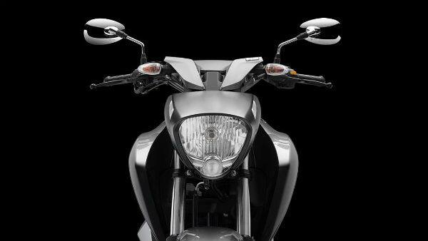 ડિઝાઇનની વાત કરીએ તો આ Intruder M1800થી મળતી આવતી બાઇક છે અને તેને એક ક્રૂઝર બનાવવાનાં પુરા પ્રયત્ન કરવામા આવ્યા છે. જોકે તેની ચેસિસ Suzuki Gixxerની જ છે જેને કંપનીએ ભારતમાં પહેલા જ લૉન્ચ કરી હતી અને તે પ્રખ્યાત પણ થઇ છે. આ બાઇકમાં આપવામાં આવેલ એન્જીન 14.8 PSનો પાવર અને 14NMનો ટૉર્ક જનરેટ કરે છે. આ બાઇક 5 સ્પીડ મેન્યુઅલની સાથે આવે છે, બાઇકમાં 11 લીટરનાં ફ્યૂલની કેપેસિટી આપવામાં આવી છે.