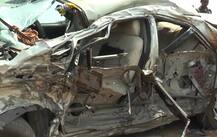 તલોદ: ફૂલ સ્પીડે ટ્રક ચાલકે કારને અડફેટે લીધી, પતિ-પત્ની સહિત ઘટનાસ્થળે 4નાં મોત, કારનો થયો કચ્ચરઘાણ