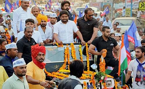 હાર્દિકે કહ્યું કે, આ યાત્રા સમગ્ર ગુજરાતમાં ફરશે. રાજ્યના તમામ 26 જિલ્લાઓમાં આ યાત્રા નીકળશે. એક જિલ્લામાં 18 દિવસ સુધી યાત્રા રોકાશે. રાજ્યના તમામ ગામમાં ખેડૂતો અને યુવાઓમાં જાગૃતિ લાવવાના પ્રયાસરૂપે આ યાત્રા હાથ ધરાશે.