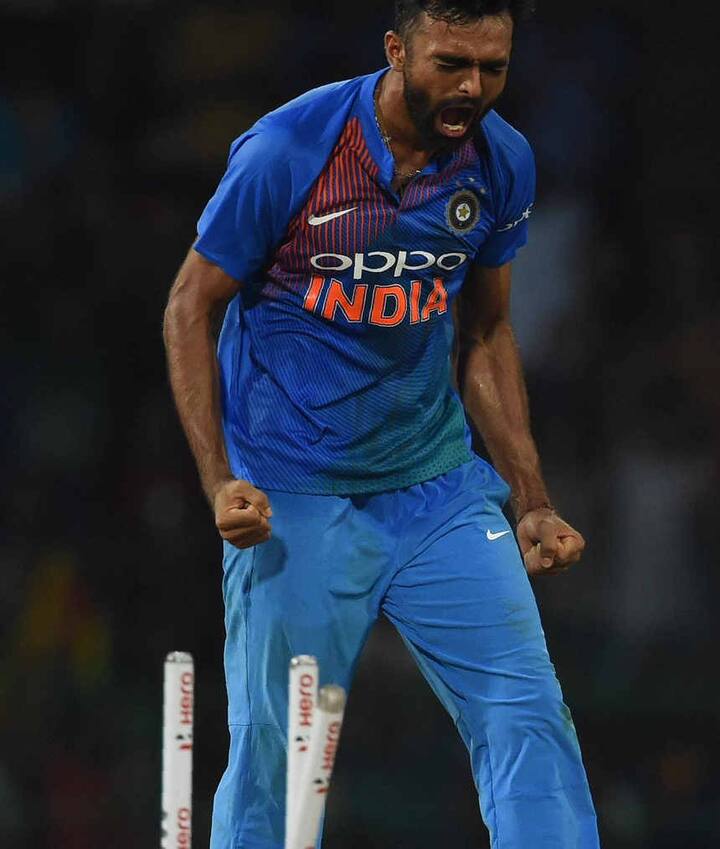 જયદેવ ઉનડકટઃ ફાઇનલમાં મોહમ્મદ સીરાઝના સ્થાને ટીમ ઈન્ડિયામાં સમાવવામાં આવેલો સૌરાષશ્ટ્રનો બોલર શરૂઆતની ત્રણ ઓવરમાં ખર્ચાળ સાબિત થયો હતો. પરંતુ બાંગ્લાદેશની ઇનિંગની 19મી ઓવરમાં ચુસ્ત બોલિંગ કરતાં બાંગ્લાદેશના ટોપ સ્કોરર સબ્બીર રહેમાન સહિત રુબેલ હુસૈનની વિકેટ લીધી હતી.