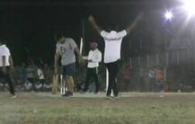 ક્રિકેટ મેદાનમાં પાસ નેતા હાર્દિક પટેલને કોણે કર્યો આઉટ, જાણો વિગત