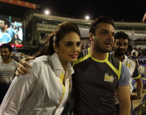 હુમા કુરેશીનું સલમાન ખાનના ભાઈ સોહેલ ખાન સાથે અફેર હતું. સેલિબ્રિટી ક્રિકેટ લીગ સહિત અનેક કાર્યક્રમમાં બંને ઘણી વાર સાથે જોવા મળ્યા હતા.