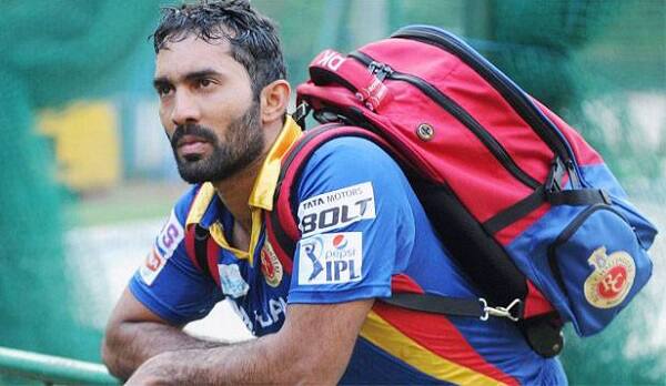 આઈપીએલ સિઝન 11માં કાર્તિકની કેપ્ટનશીપની પહેલી અગ્નિપરીક્ષા 8 એપ્રિલે વિરાટ કોહલીની ટીમ રોયલ ચેલેન્જર્સ બેંગલોરની વચ્ચે યોજાશે.