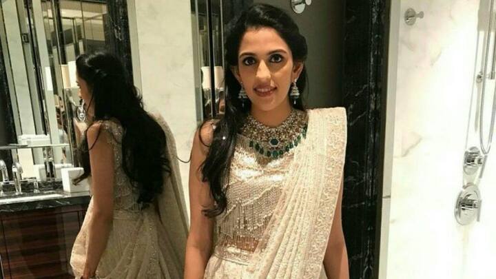  આકાશ અને શ્લોકાએ મુંબઈમાં ધીરુભાઈ અંબાણીની ઈન્ટરનેશનલ સ્કૂલમાં સાથે અભ્યાસ કર્યો છે.