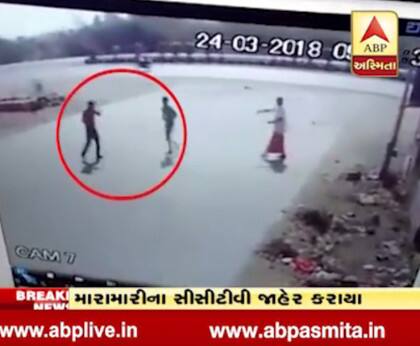 આ દરમિયાન તેઓ રિબડા પહોંચ્યા હતા ત્યારે બસમાં ડીઝલ પુરાવા માટે પેટ્રોલપંપે બસ ઉભી રાખી હતી. બસમાં ડીઝલ ભરાવવામાં આવી રહ્યું હતું ત્યારે કેટલાક અધિકારીઓ બસમાંથી નીચે ઉતર્યા હતા. 