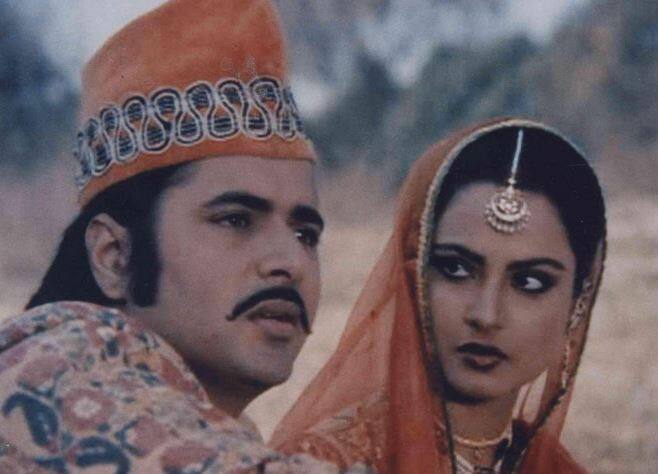 ફારુક શેખ જેટલા સારા એક્ટર હતા તેટલા જ સારા ક્રિકેટર પણ હતા. કરિયર તરીકે તેમણે ફિલ્મ ઇન્ડસ્ટ્રીની પસંદગી કરી પરંતુ ક્રિકેટ પર પણ ધ્યાન આપ્યું. તે સમયે ભારતના જાણીતા ક્રિકેટર વીનુ માંકડ દર વર્ષે માત્ર બે જ ક્રિકેટરને કોચિંગ આપતા હતા. જેમાંથી એક ફારુક શેખ હતા.