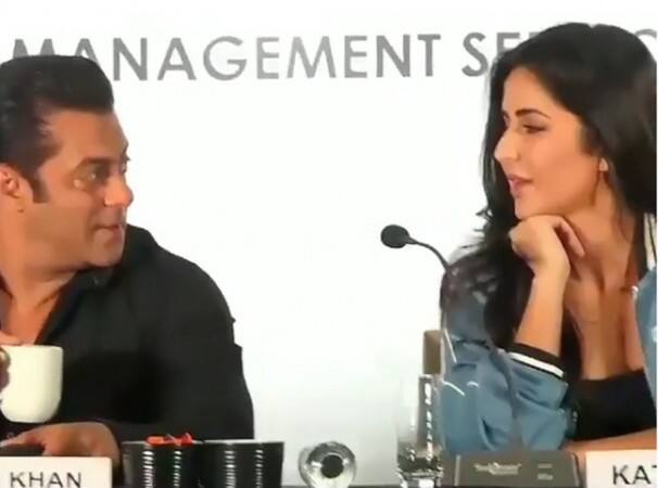 આ દરમિયાન કેટરિના કૈફ અને સલમાન ખાન એક જ કપમાં કોફિ પીતા જોવા મળ્યા હતા. સલમાન અને કૈટરિનાઓ આ વીડિયો સોશિયલ મીડિયામાં વાયરલ થઈ રહ્યો છે. આ વીડિયોમાં સલમાન પોતાનો કોફી મગ કૈટરિના સાથે શેર કરતો જોવા મળી રહ્યો છે. 