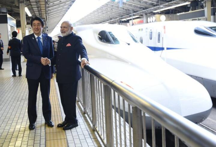 એનએચએસઆરસીએલ દ્વારા પેસેન્જર્સની માસિક પાસ અને સ્ટેશન હોલ્ટમાં ફેરફારની માંગને લઇ પણ અભ્યાસ કરવામાં આવશે. બિઝનેસ ક્લાસ કોચમાં લેગ રેસ્ટ, લગેજ સ્પેસ અને સ્ટાફ રૂમ પણ હશે. જેમાં રેફ્રિજરેટર, ટી મેકર, કોફી મેકર અને હેન્ડ ટોવેલ વોર્મર્સ પણ હશે. આ ઉપરાંત બીમાર લોકો અને નાના બાળકોને સ્તનપાન કરાવવા માટે મલ્ટિ પર્પઝ કોચ પણ હશે. આ કોચમાં ફોલ્ડિંગ બેડ, બેગેજ રેક અને અરિસા પણ હશે. 