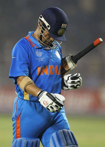 નીચલા ક્રમમાં બેટિંગ કરતી વખતે સચિને 119 મેચમાં 33ની સરેરાશથી 3116 રન બનાવ્યા છે.