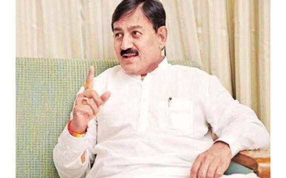 મધ્ય ગુજરાતમાંથી આવતા 40 વર્ષીય યુવા કોંગ્રેસ નેતા અમિત ચાવડા પર અત્યાર સુધીમાં એકપણ ગુનાહિત કૃત્યનો કેસ નોંધાયેલો નથી, જેના કારણે જવાબદારી માટે પાર્ટીની પહેલી પસંદ બની શક્યા છે.