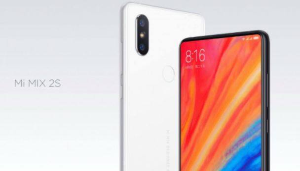 નવી દિલ્હીઃ Xiaomiએ તેના સ્માર્ટફોન Mi Mix 2નું અપગ્રેડ મોડલ Mi Mix 2S મંગળવારે લોન્ચ કર્યું હતું. તેની પ્રારંભિક કિંમત 34,200 રૂપિયા છે. આ સ્માર્ટફોનને ત્રણ વેરિએન્ટ્સમાં લોન્ચ કરવામાં આવ્યો છે. નવા મી મિક્સ 2Sની વિશેષતા પ્રોસેસર, વાયરલેસ ચાર્જર અને નવું કેમેરા સેટઅપ છે.