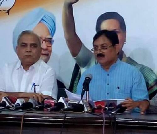 આ સાથે નવનિયુક્ત પ્રમુખ અમિત ચાવડાને પોતાની નવી ટીમ બનાવી કામ કરવાની મજા આવે એટલે હું વાઈસ પ્રેસિડેન્ટ પદેથી રાજીનામું આપું છું. 