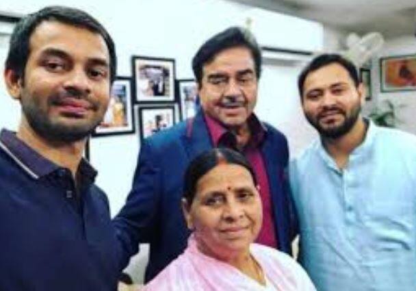 જ્યારે તેમને પૂછવામાં આવ્યું કે શું તેમની સાથે પક્ષમાં ખરાબ વ્યવહાર થયો છે ત્યારે તેમણે આ વાતનો ઉત્તર 'હા'માં આપ્યો હતો. જોકે, તેમણે એવું પણ કહ્યું હતું કે એ મારા લોકો છે એટલે હું બહારના લોકો સમક્ષ તેમની વિરુદ્ધ ન બોલી શકું. મારી પાર્ટી બહુ સારી રીતે જાણે છે કે તેનાથી મને દુઃખ થાય છે, આ આજકાલથી નથી ચાલી રહ્યું, જ્યારથી સરકાર બની છે ત્યારથી આ ચાલી રહ્યું છે.