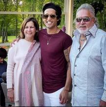 વિજય માલ્યા સાથે લગ્ન કરનાર એરહોસ્ટેસ પિંકી કોણ છે, જાણો વિગત