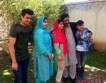 પાકિસ્તાન: 6 વર્ષ બાદ પોતાના ઘરે પહોંચતા રડી પડી મલાલા