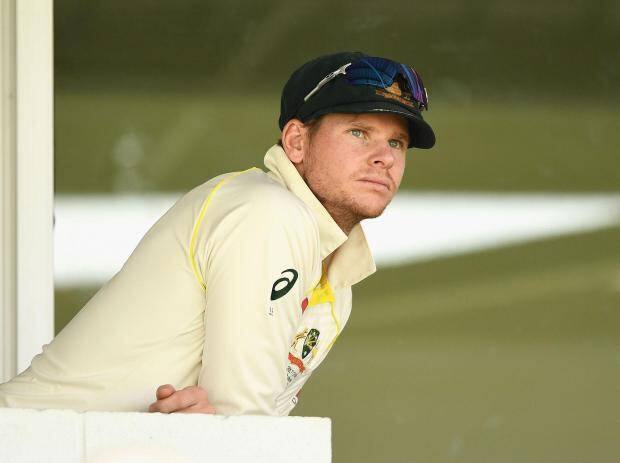 નવી દિલ્લી: બોલ ટેમ્પરિંગના આરોપમાં ફસાયેલા ક્રિકેટર સ્ટીવ સ્મિથ પર એક વર્ષ માટે પ્રતિબંધ લગાવી દીધો છે. આ ઘટનાને લઈને સ્મિથના પિતા પીટરને પણ ખૂબજ આઘાત લાગ્યો છે. સ્મિથના પિતાએ સ્મિથની ક્રિકેટ કીટ ઉપાડીને ગેરેજમાં ફેકી દીધી છે. ક્રિકેટ ઓસ્ટ્રેલિયા દ્વારા ઓસ્ટ્રેલિયાના કેપ્ટન સ્ટિવ સ્મિથ, ડેવિડ વોર્નર પર એક વર્ષનો પ્રતિબંધ લગાવી દીધો છે. 