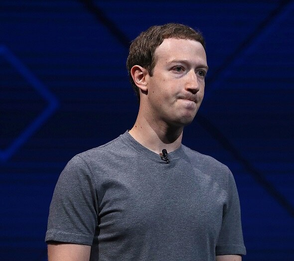Facebook Stock fall Mark Zuckerberg Loses 45555 crore in Hours as Facebook slowdown Facebook Stock : काही तासातच मार्क झुकरबर्गने गमावले 45,555 कोटी रुपये, श्रीमंतांच्या यादीतील स्थानही घसरलं