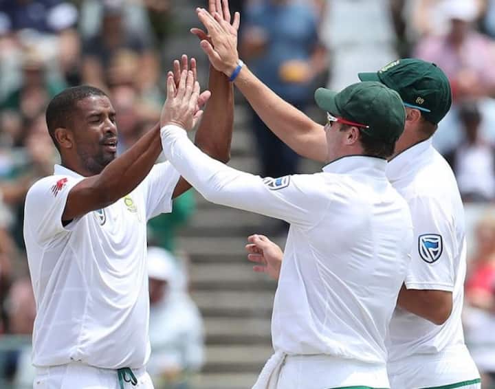 જોહાનિસબર્ગઃ બોલ ટેમ્પરિંગ વિવાદ બાદ જોહાનિસબર્ગમાં યજમાન સાઉથ આફ્રિકા અને પ્રવાસી ઓસ્ટ્રેલિયા વચ્ચે રમાયેલી ચોથી ટેસ્ટ મેચમાં 492 રને ભવ્ય વિજય થયો હતો. સાઉથ આફ્રિકા 1970 બાદ સાઉથ આફ્રિકાનો ઓસ્ટ્રેલિયા સામે આ પ્રથમ શ્રેણી વિજય છે. સાઉથ આફ્રિકાએ ઓસ્ટ્રેલિયાએ સામે 3-1થી શ્રેણી જીતી હતી.