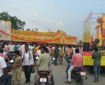 બેંગલુરુઃ આચાર સંહિતાના કારણે રસ્તા વચ્ચે જ ફસાઈ વિશ્વની સૌથી ઊંચી હનુમાનની મૂર્તિ, જાણો વિગત