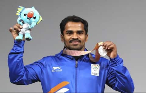 કોમનવેલ્થમાં ભારતને પહેલો મેડલ અપાવનારો ગુરૂ છે ટ્રક ડ્રાઈવરનો દીકરો, જાણો કેવી ગરીબીનો કર્યો છે સામનો ? કોમનવેલ્થમાં ભારતને પહેલો મેડલ અપાવનારો ગુરૂ છે ટ્રક ડ્રાઈવરનો દીકરો, જાણો કેવી ગરીબીનો કર્યો છે સામનો ?