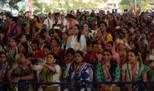 આ ઉપરાંત સેવાદળ, મહિલા કોંગ્રેસ, એનએસયુઆઇ સાથે બેઠક યોજીને આગામી દિવસોમાં મોંઘવારી સહિત પ્રજાલક્ષી મુદ્દા ઉઠાવી ભાજપ સરકારને ભિડવવા આંદોલનાત્મક કાર્યક્રમોને પણ આખરી ઓપ આપવામાં આવશે.