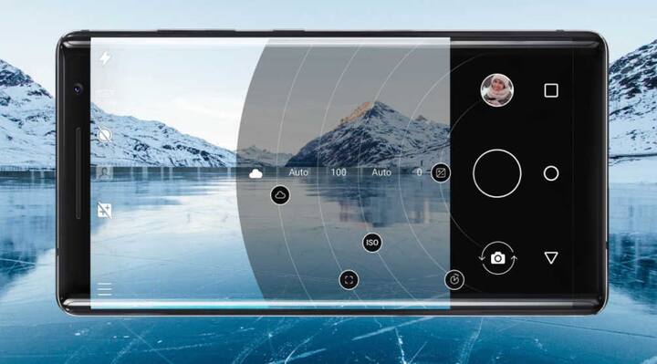 Nokia 8 Sirocco એક પ્રીમિયમ ફોન જેવો દેખાય છે, આની આગળ અને પાછળ 3D ગ્લાસ લગાવેલો છે, જે ફોનને યૂનિક લૂક અને ગ્લૉસી ફિનિશ છે.