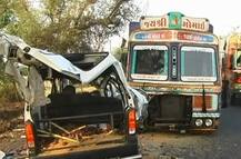 વડોદરા: કાર-ટ્રક વચ્ચેના અકસ્માતમાં એક જ પરિવારના 4નાં મોત, કારનો થયો કચ્ચરઘાણ