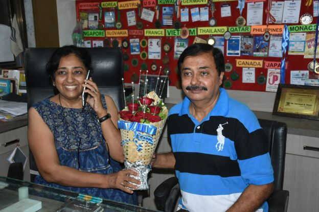 તેના પરિવારની વાત કરીએ તો પરિવારમાં માતા-પિતા, મોટા ભાઈ અને ભાભી છે. હરમીતના પિતા રાજૂલ દેસાઇ ગુજરાત લેવલે ટેબલ ટેનિસ રમી ચૂક્યા છે. માતાપિતા બન્ને સુરતમાં અંગ્રેજી માધ્યમની સ્કૂલનું સંચાલન કરે છે. એ જ્યારે સ્કૂલેથી પાછા આવતા ત્યારે સાંજે હરમીત સાથે ટેબલ ટેનિસ રમતા હતા.