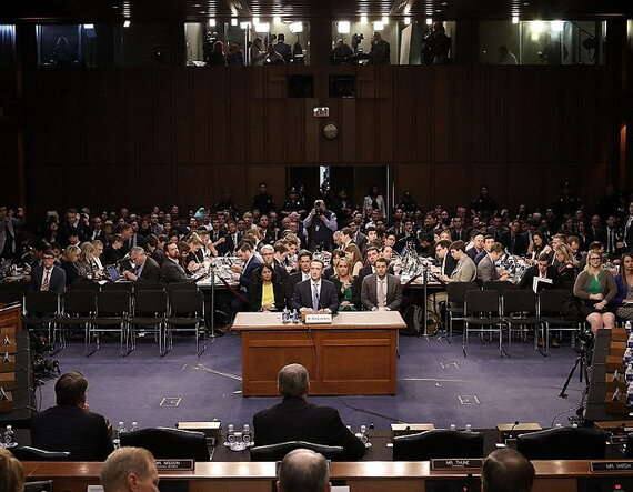 ફેસબુકના CEO માર્ક ઝુકરબર્ગ અમેરિકી કોંગ્રેસની સામે કેમ્બ્રિજ અનાલિટિકા ડેટા લીકને લઈ સવાલોના જવાબો આપ્યા. આ દરમિયાન 44 સેનેટરો દ્વારા પૂછાયેલા સવાલોમાં ઝુકરબર્ગે પોતાની ભુલ સ્વીકાર કરી છે, તેમણે કહ્યું ફેસબુક દુનિયામાં સકારાત્મકતા ફેલાવશે.