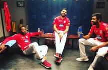 આ સ્ફોટક બેટ્સમેનને હિન્દી શીખવી રહ્યા છે યુવી અને અશ્વિન, યુવીએ શેર કરી તસવીર