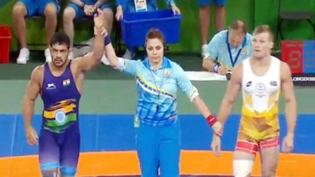 આ અગાઉ ગઇકાલે પુરુષ ફ્રી સ્ટાઇલ 74 કિલોગ્રામમાં સુશીલ કુમારે ભારતને ગૉલ્ડ અપાવ્યો હતો, અપેક્ષાની અનુરુપ આ સ્ટાર પહેલવાને સાઉથ આફ્રિકાના જોહાનેસ બોથા પર તુટી પડ્યો અને ફટાફટ ગૉલ્ડ પર કબ્જો કરી લીધો. સુશીલે 10-0થી સફળતા મેળવી હતી.