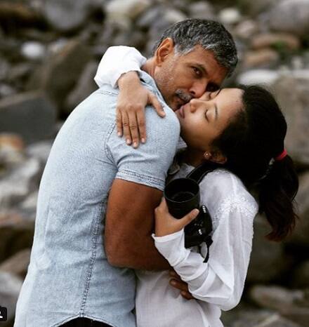 મુંબઈ: મિલિંદ સોમન અને અંકિતા કોંવરનું અફેર બંનેની ઉંમર વચ્ચેનાં મોટા અંતરને કારણે ચર્ચામાં છે. તાજેતરમાં જ અંકિતાએ પોતાના ઈન્સ્ટાગ્રામ પર મિલિંદ સાથેનો ફોટો પોસ્ટ કર્યો હતો અને ભાવનાત્મક કેપ્શન લખ્યું હતું. 